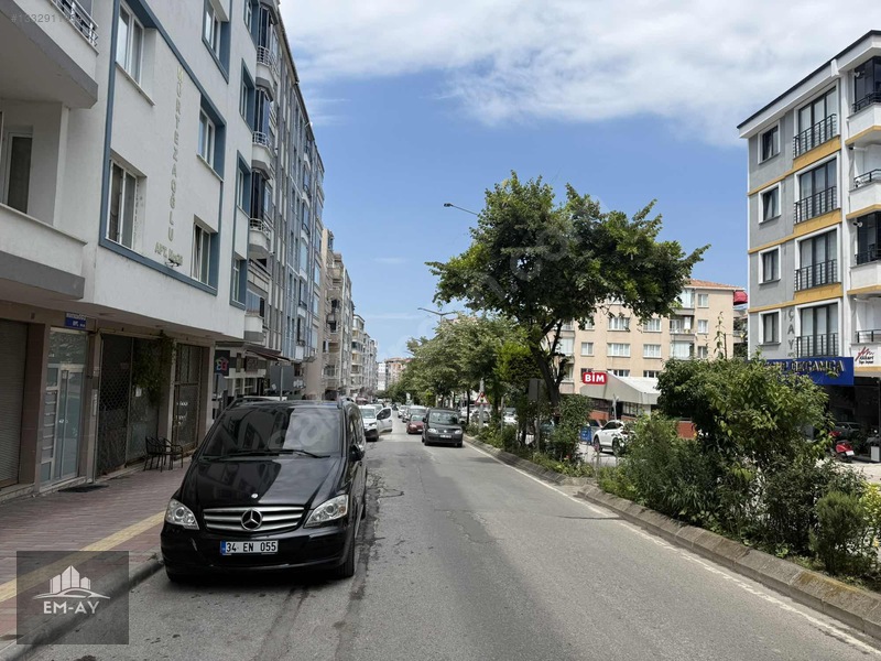 Em-ay Gayrimenkulden Elekçi Yokuşunda Kiralık Dükkan — fotoğraf 2