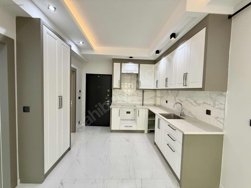 Zeytinköy Cadde Üstü 2+1 Balkonlu Lüks Suıtler