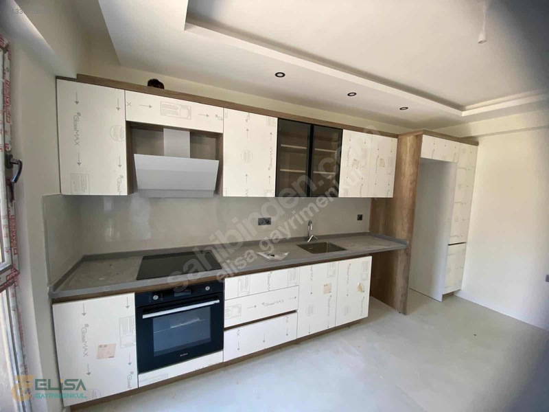 Karacaören Bölgesinde Geniş 3+1 Kiralık Daire — fotoğraf 2