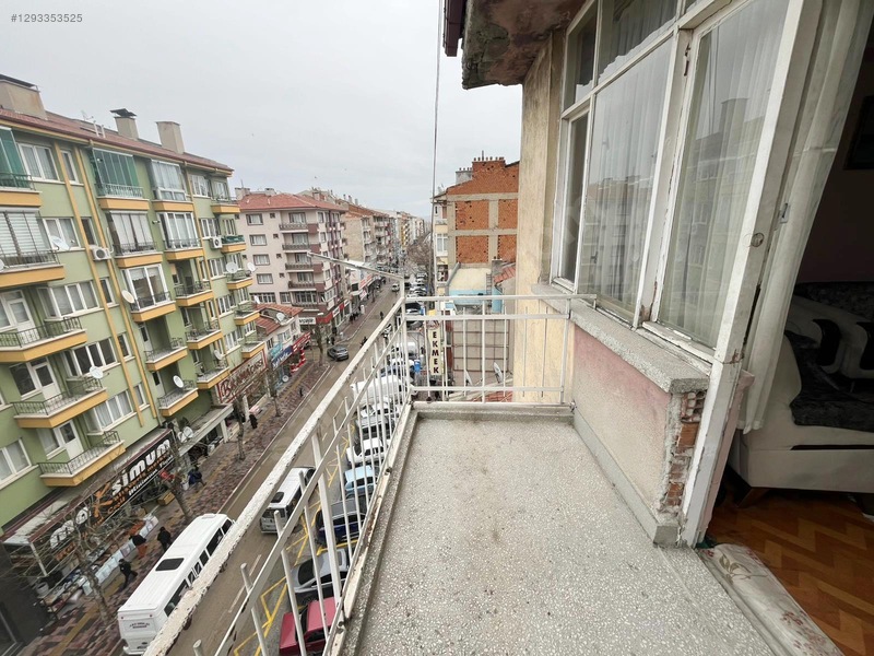 Merkez'de Ambaryolu Üzerinde Merkezi Konumda Asansörlü 3+1 Daire — fotoğraf 13
