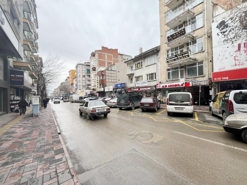 Merkez'de Ambaryolu Üzerinde Merkezi Konumda Asansörlü 3+1 Daire — fotoğraf 28