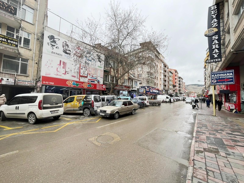 Merkez'de Ambaryolu Üzerinde Merkezi Konumda Asansörlü 3+1 Daire — fotoğraf 29