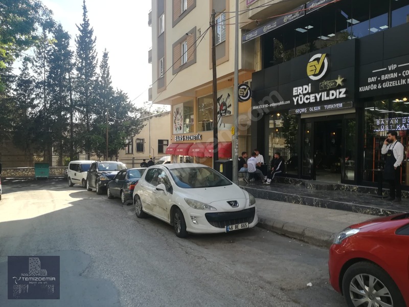 Trabzon Cad. Ve Bahçelievler Camii Altı Kiralık Geniş 2+1 Ofis — fotoğraf 3