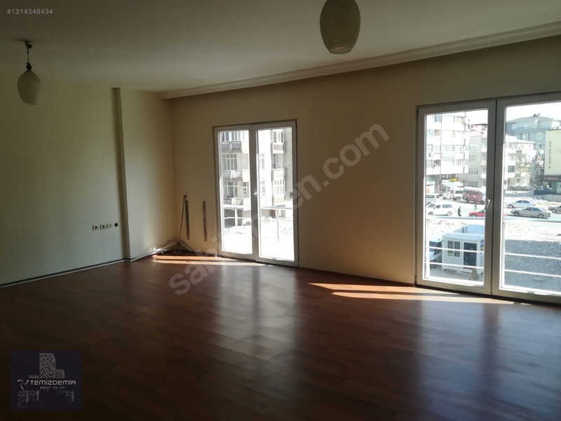Trabzon Cad. Ve Bahçelievler Camii Altı Kiralık Geniş 2+1 Ofis — fotoğraf 7