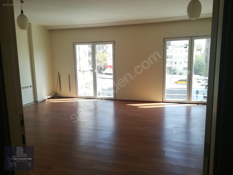 Trabzon Cad. Ve Bahçelievler Camii Altı Kiralık Geniş 2+1 Ofis — fotoğraf 8