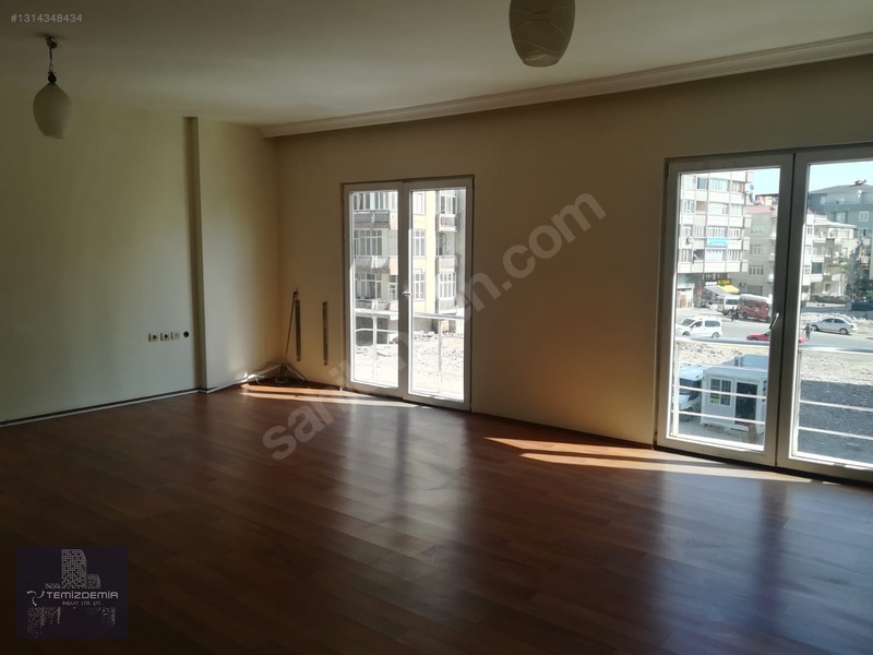 Trabzon Cad. Ve Bahçelievler Camii Altı Kiralık Geniş 2+1 Ofis — fotoğraf 9