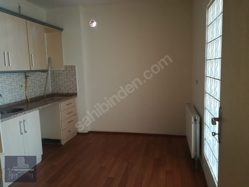 Trabzon Cad. Ve Bahçelievler Camii Altı Kiralık Geniş 2+1 Ofis — fotoğraf 11