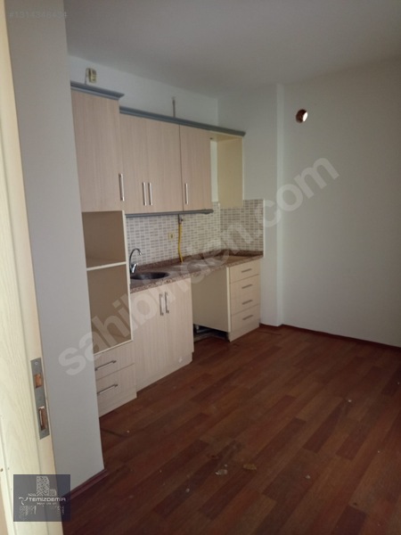 Trabzon Cad. Ve Bahçelievler Camii Altı Kiralık Geniş 2+1 Ofis — fotoğraf 13