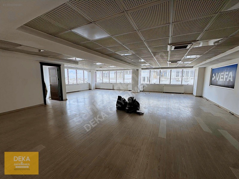 Deka Gayrimenkul'den İlkadım Şehrin Kalbinde Kiralık 340m² Ofis — fotoğraf 8