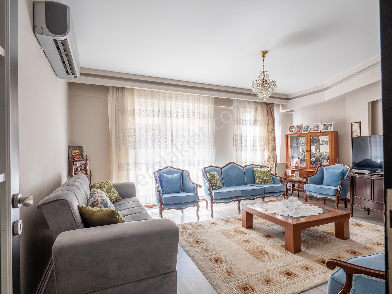 Aydın Kurtuluş Mahallesi'nde Satılık 3+1 Arakat Daire — fotoğraf 9