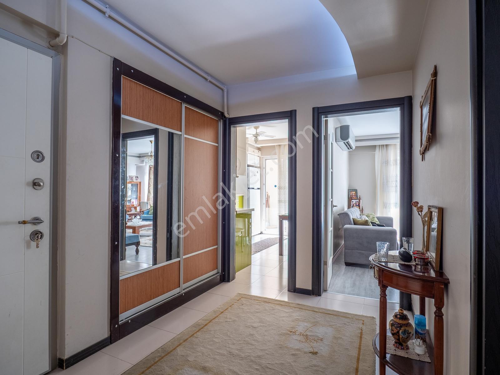 Aydın Kurtuluş Mahallesi'nde Satılık 3+1 Arakat Daire — fotoğraf 14