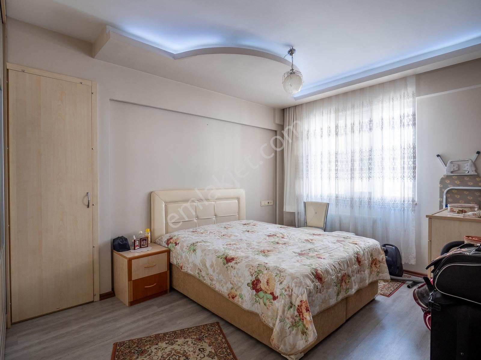 Aydın Kurtuluş Mahallesi'nde Satılık 3+1 Arakat Daire — fotoğraf 24