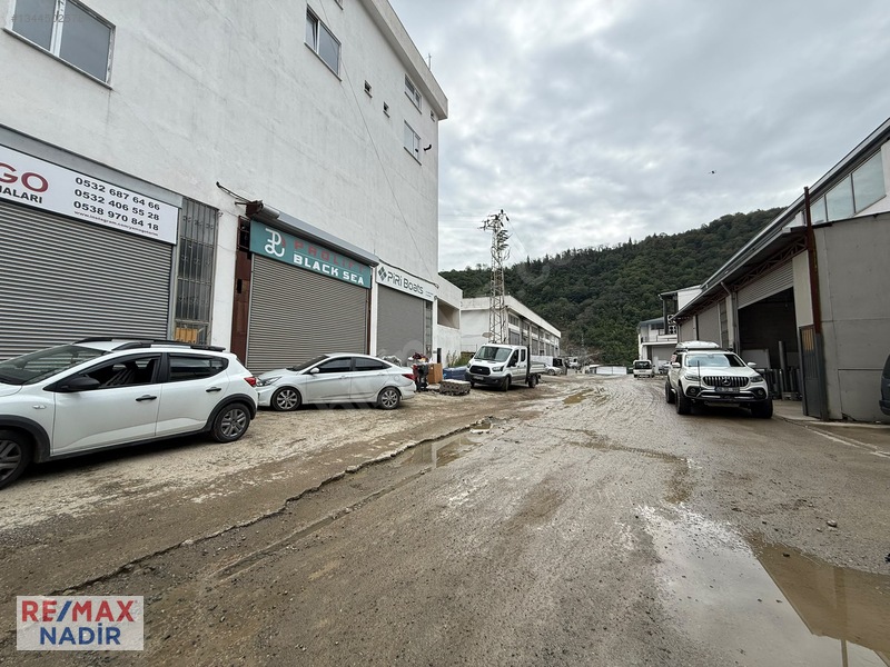 Büyük Sanayi Sitesinde 250 M² Geniş Satılık/kiralık Dükkân — fotoğraf 12