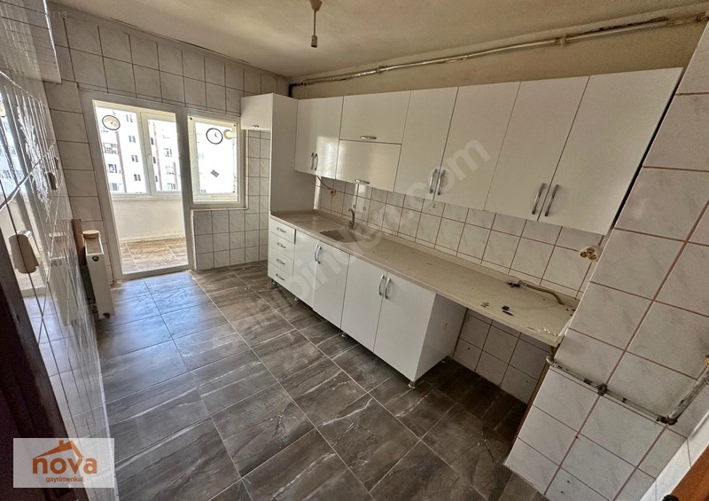 Oğuzlar Mah. Ara Katta//yapılı//site İçerisin'de Kiralık Daire — fotoğraf 4