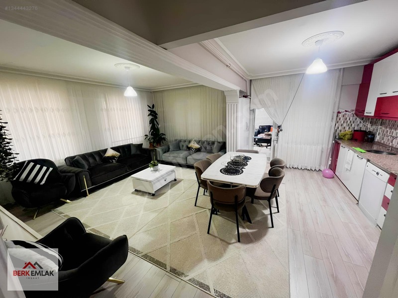Dr. Sadık Ahmet Caddesi Üzerinde Satılık 3+1 Daire — fotoğraf 3