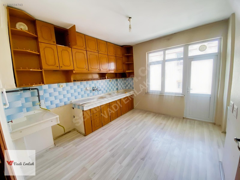 Esentepe'de Kiralık 2+1 Daire, Merkezi Konumda | Vadi Emlak — fotoğraf 3