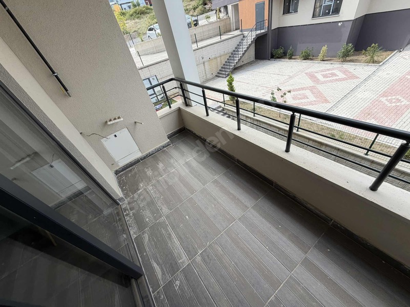 Havuzlu Sitede Sıfır Eşyalı Oturuma Hazır Tramvaya Yakın — fotoğraf 9
