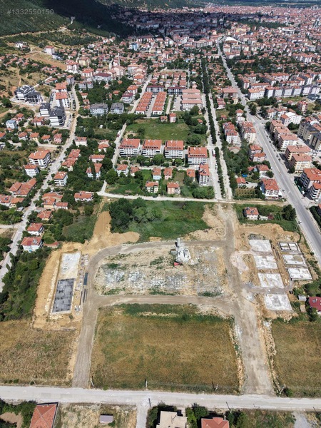 Erden Emlaktan Ucuzlukta Villa Ve 20 Adet 2+1'lik Satılık Arsa — fotoğraf 3