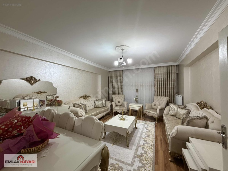 Emlak Diyarından Kütüphane Yanında 3+1 Ara Kat Satılık Daire — fotoğraf 4