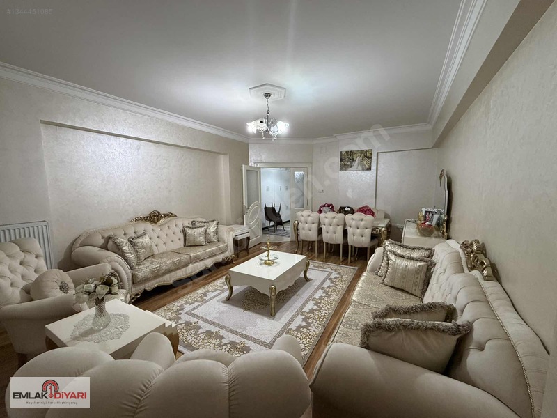 Emlak Diyarından Kütüphane Yanında 3+1 Ara Kat Satılık Daire — fotoğraf 5