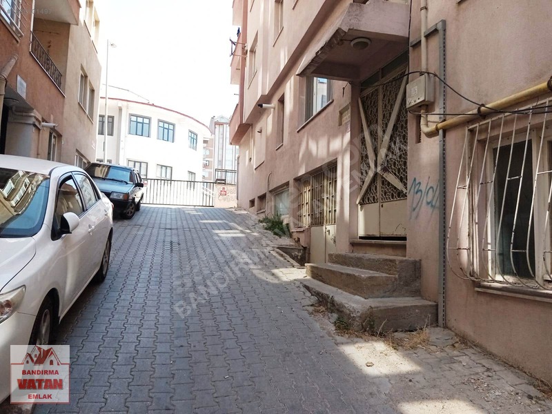 Bandırma Vatan Emlak'tan Atatürk Caddesine 100 Metre 3+1 Kiralık — fotoğraf 3