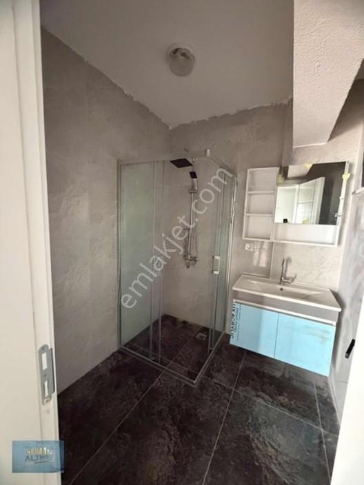 İskanlı Merkezi Konumda Yüksek Giriş 94 M2 — fotoğraf 3