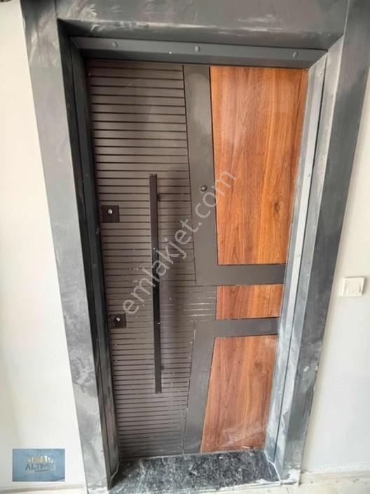 İskanlı Merkezi Konumda Yüksek Giriş 94 M2 — fotoğraf 6