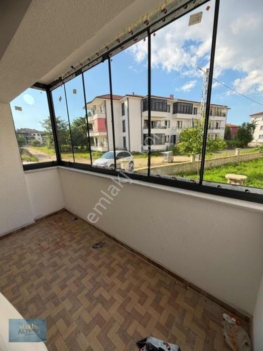 İskanlı Merkezi Konumda Yüksek Giriş 94 M2 — fotoğraf 7