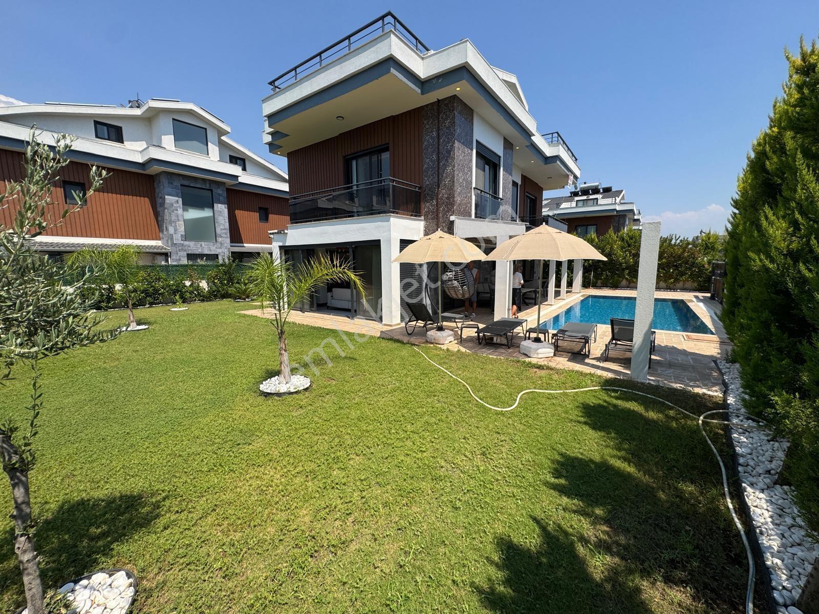 Fethiyede Denize Yürüme Mesafesinde Müstakil Eşyalı 4+1 Villa — fotoğraf 2