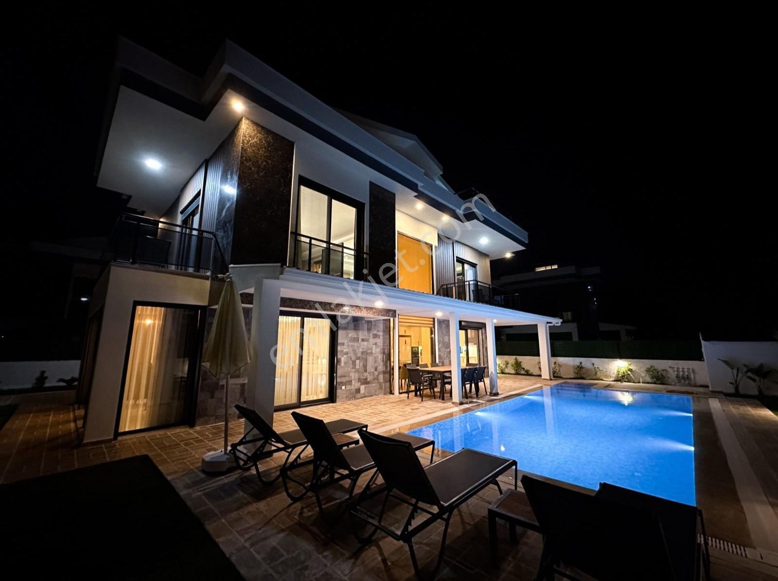 Fethiyede Denize Yürüme Mesafesinde Müstakil Eşyalı 4+1 Villa — fotoğraf 7