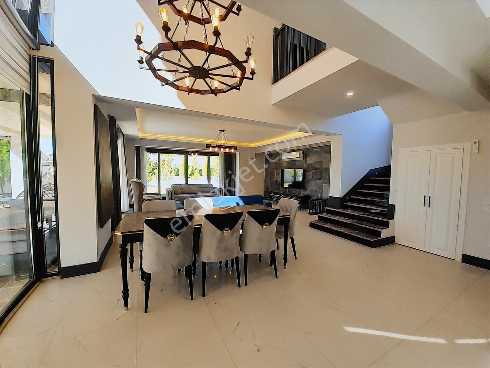 Fethiyede Denize Yürüme Mesafesinde Müstakil Eşyalı 4+1 Villa — fotoğraf 8
