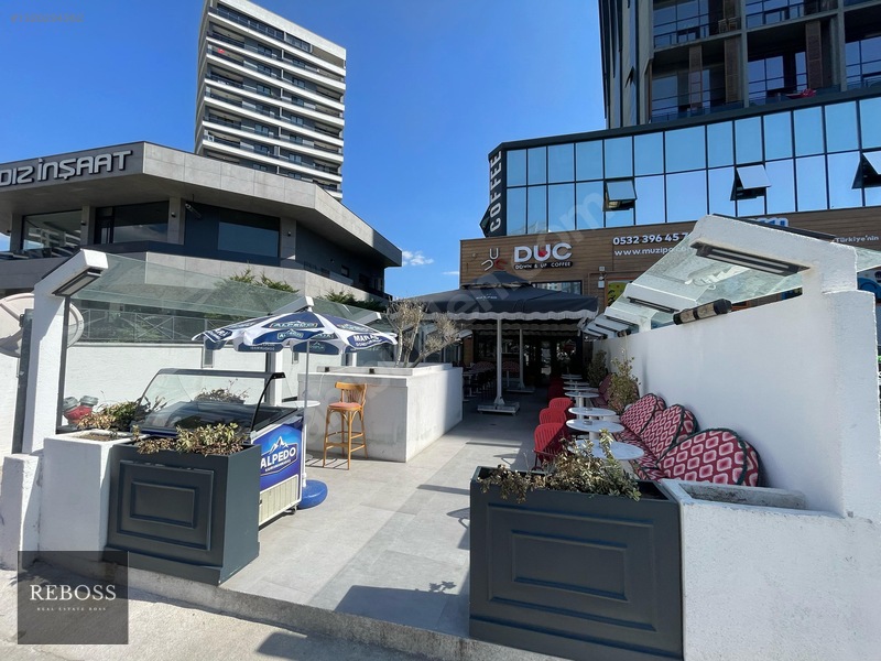 Reboss'tan 23 Nisan'da 360 M² Caddeye Cephe Satılık Dükkan 046-r — fotoğraf 9