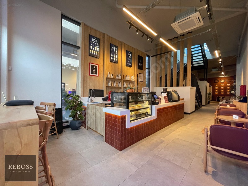 Reboss'tan 23 Nisan'da 360 M² Caddeye Cephe Satılık Dükkan 046-r — fotoğraf 13