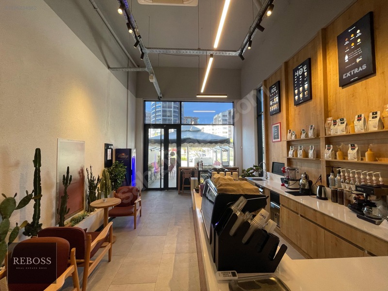 Reboss'tan 23 Nisan'da 360 M² Caddeye Cephe Satılık Dükkan 046-r — fotoğraf 15