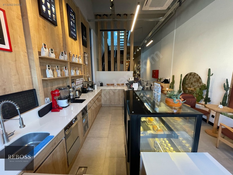 Reboss'tan 23 Nisan'da 360 M² Caddeye Cephe Satılık Dükkan 046-r — fotoğraf 16