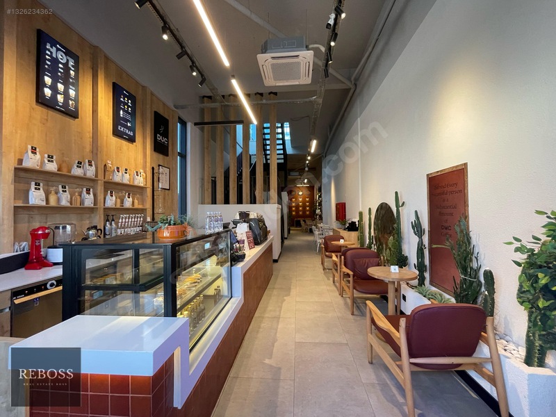 Reboss'tan 23 Nisan'da 360 M² Caddeye Cephe Satılık Dükkan 046-r — fotoğraf 17