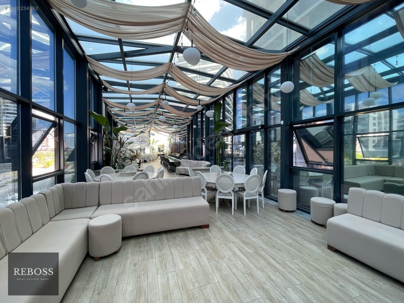 Reboss'tan 23 Nisan'da 360 M² Caddeye Cephe Satılık Dükkan 046-r — fotoğraf 33