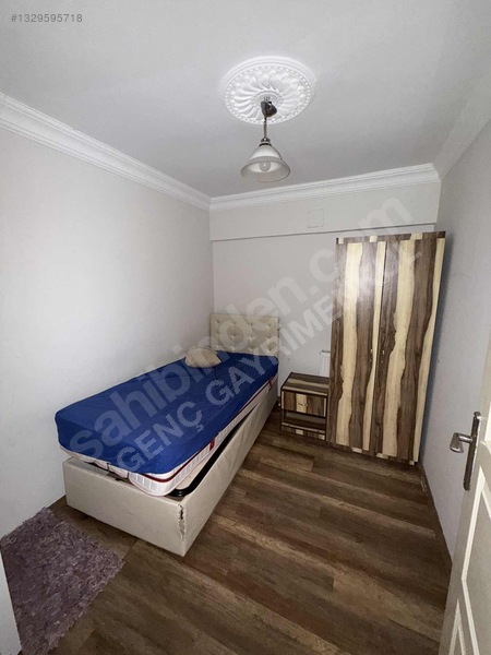 Genç Gayrimenkulden Üniversite Kızılay Karşısı Fırsat 2+1 Daire — fotoğraf 2