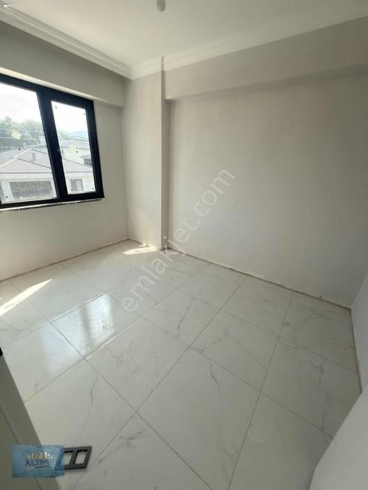 Koridorlu Orta Ve Üst Kat Satılık 1+1 Lüks Daireler — fotoğraf 7