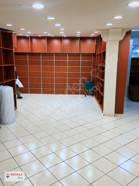 Fatih Mahmutpaşa Uğurlu Han İş Hanında Satılık 200 M2 Dükkan — fotoğraf 2