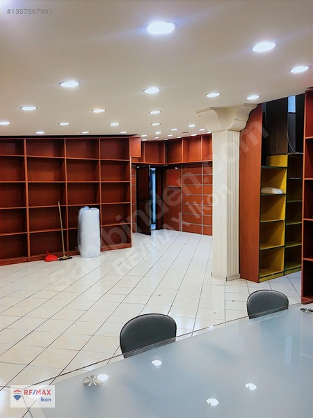 Fatih Mahmutpaşa Uğurlu Han İş Hanında Satılık 200 M2 Dükkan — fotoğraf 4