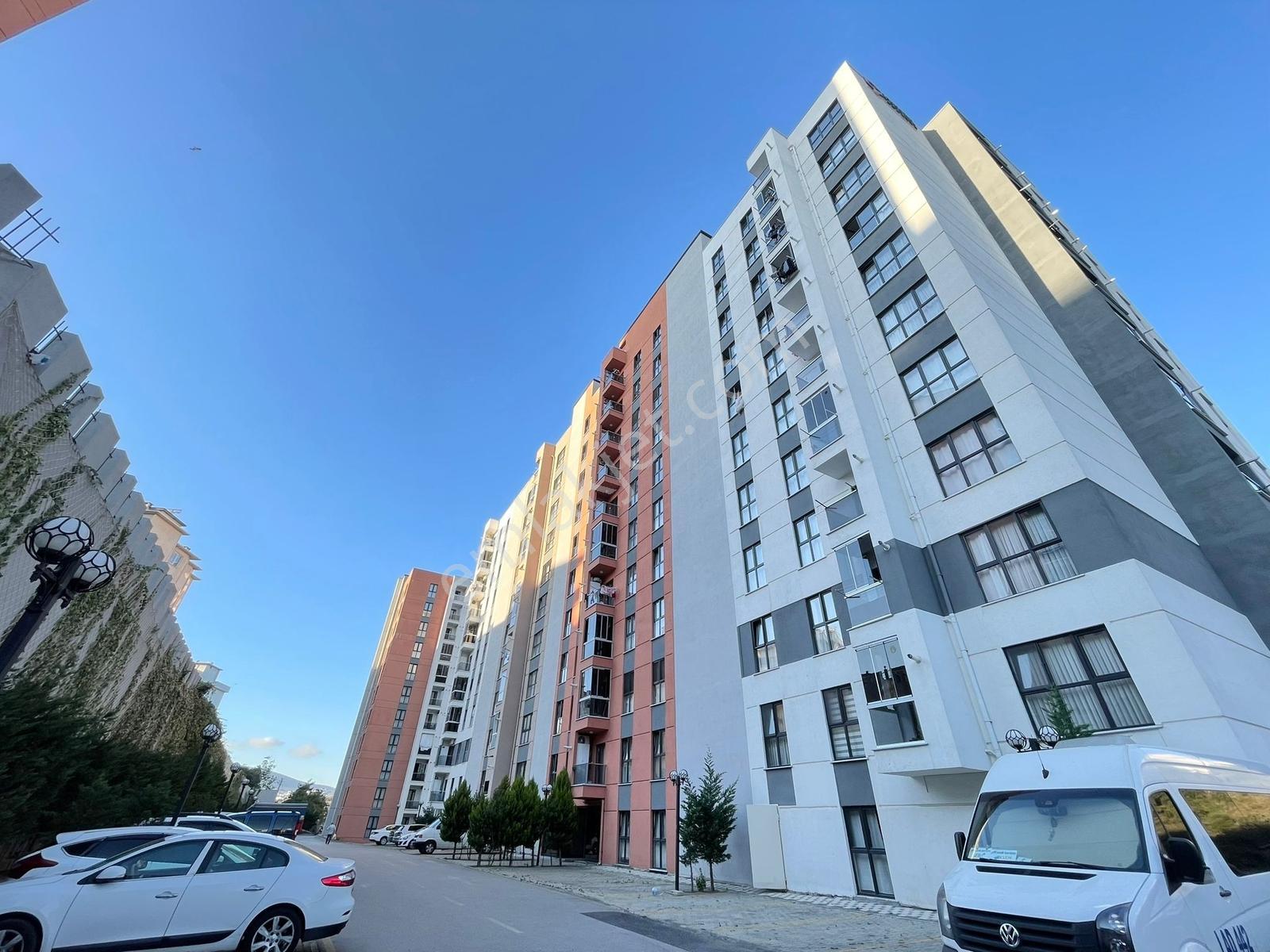 Fırsatt! Pendik/Esenyalı (Boş) Site İçi Ara Kat 90M2 2+1 Satılık
