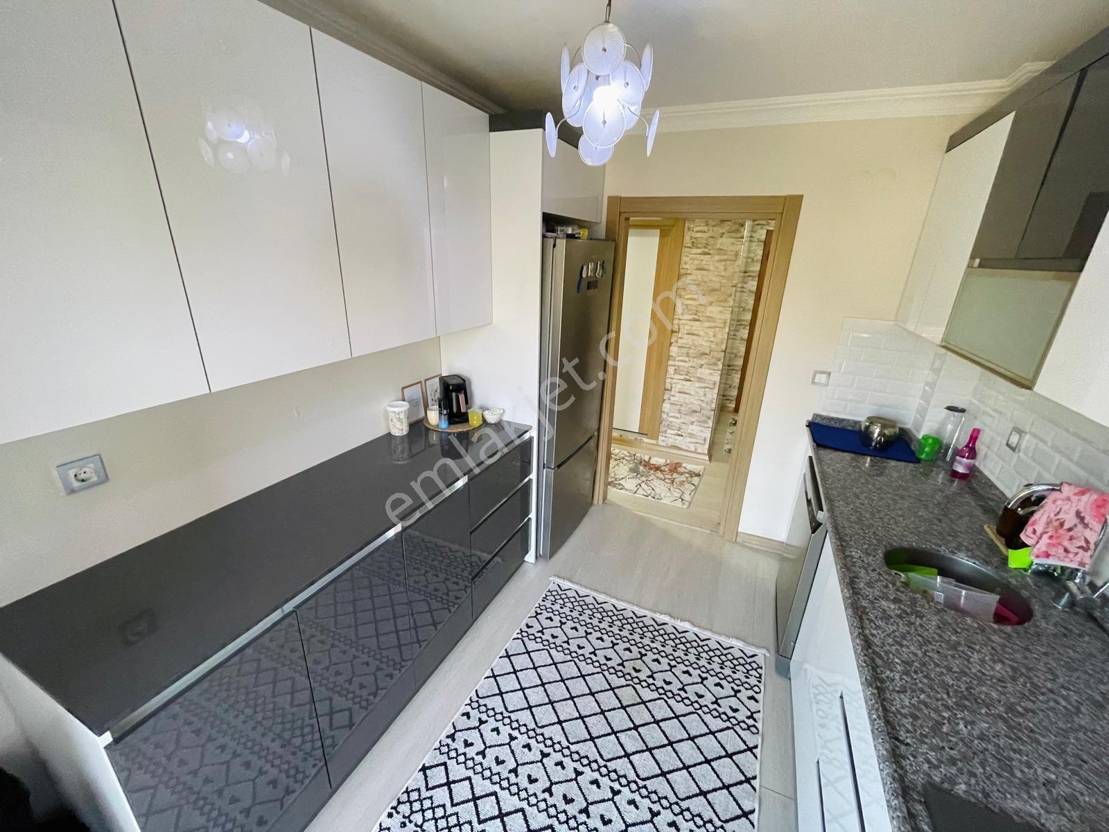 Fırsatt! Pendik/esenyalı (boş) Site İçi Ara Kat 90m2 2+1 Satılık — fotoğraf 10
