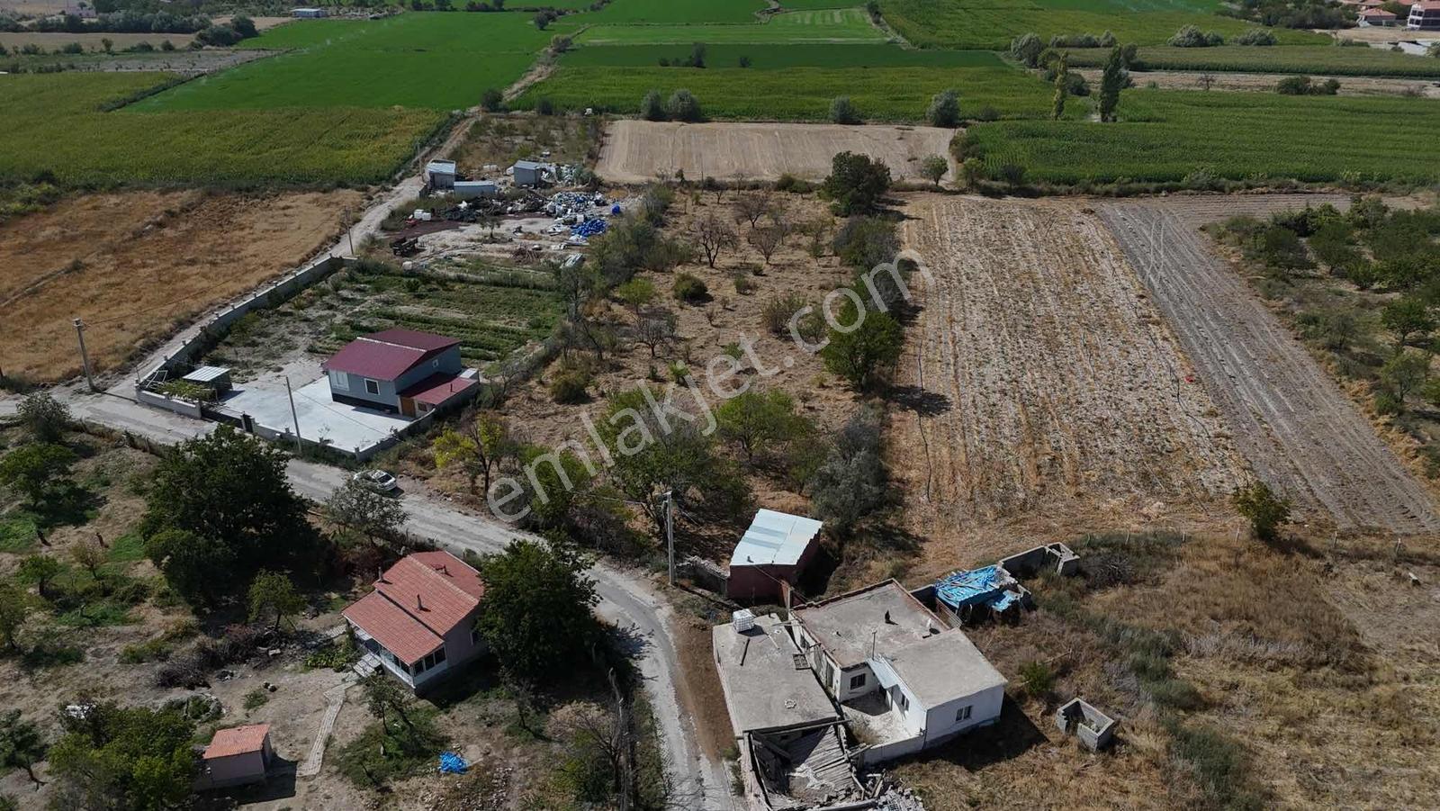 Emin Emlak Bor Bağdüz Satılık 4.6 Dönüm Kerpiç Ev Elma Bahçesi — fotoğraf 2