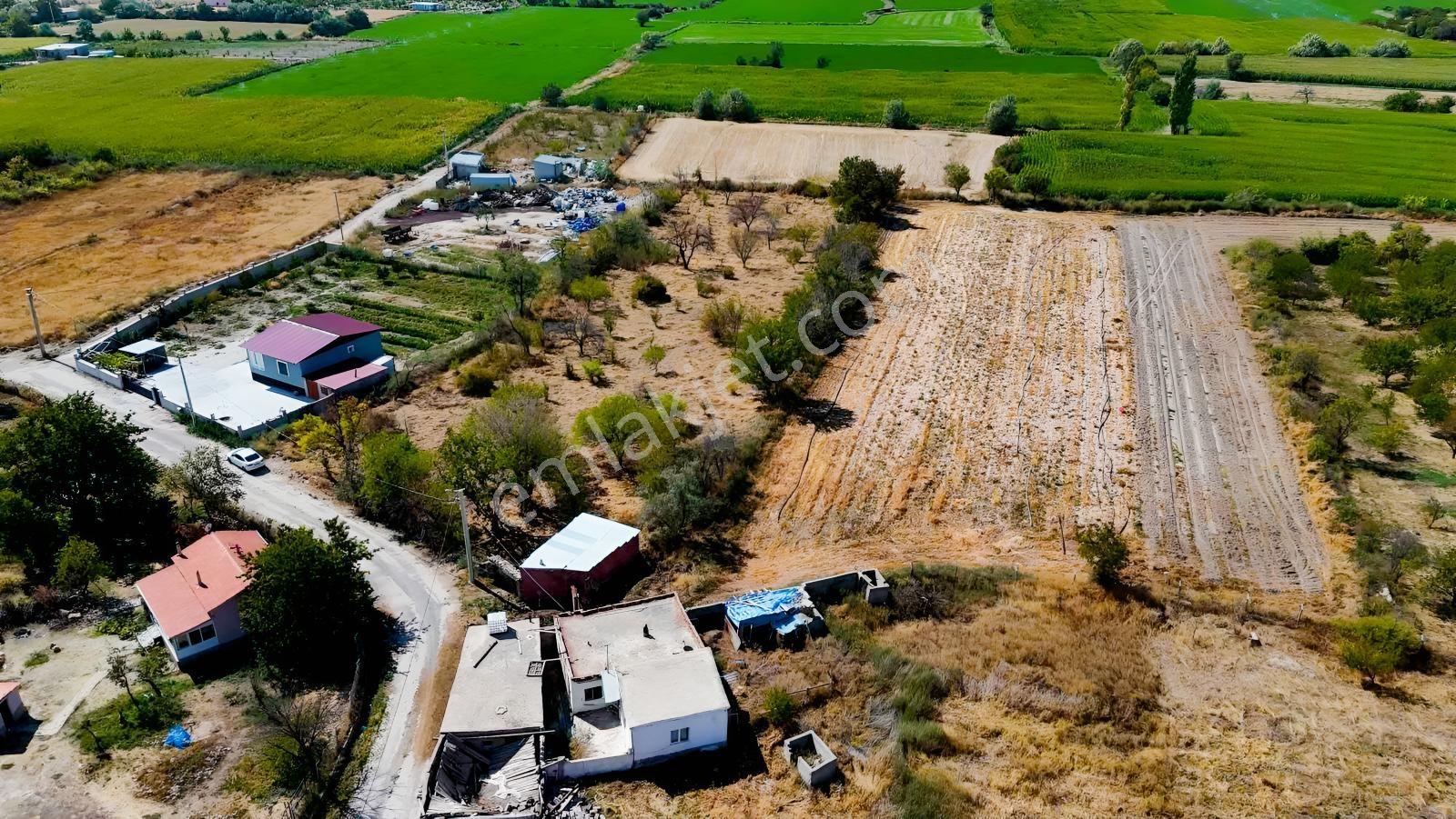 Emin Emlak Bor Bağdüz Satılık 4.6 Dönüm Kerpiç Ev Elma Bahçesi — fotoğraf 3