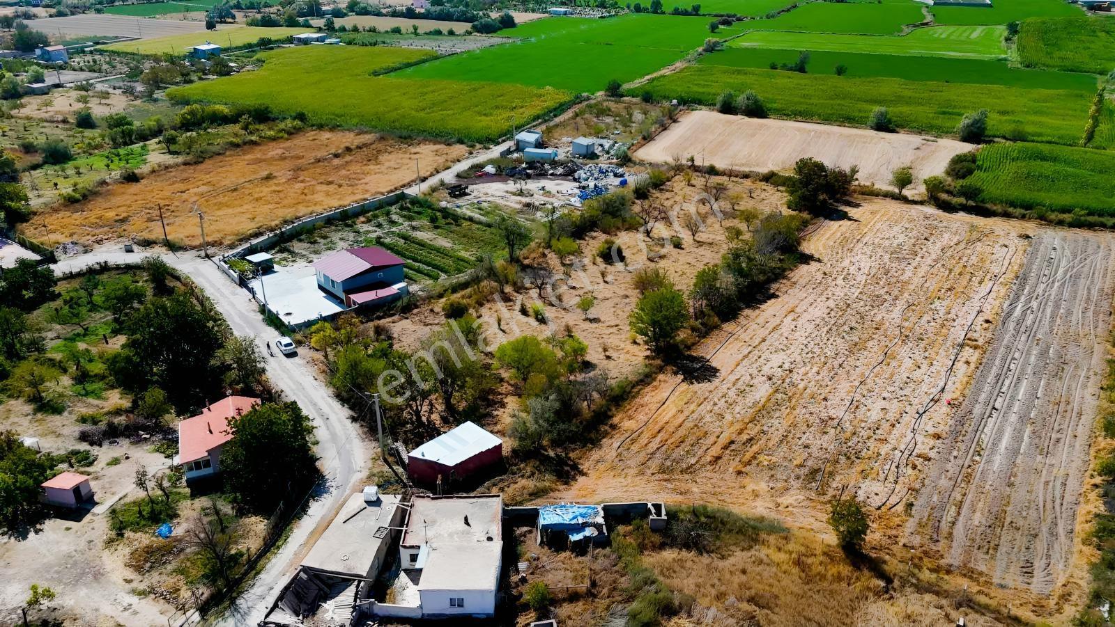 Emin Emlak Bor Bağdüz Satılık 4.6 Dönüm Kerpiç Ev Elma Bahçesi — fotoğraf 4