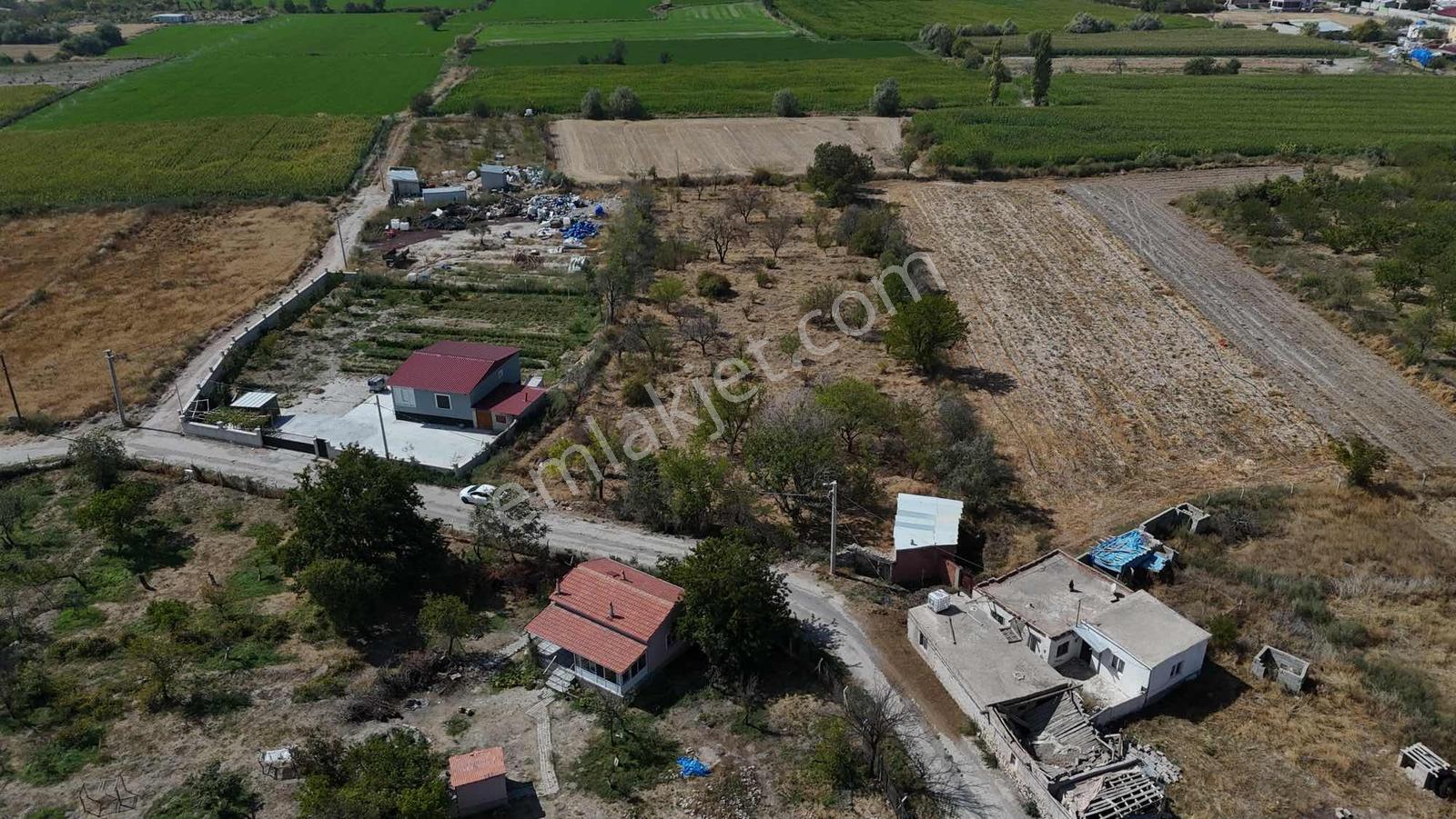 Emin Emlak Bor Bağdüz Satılık 4.6 Dönüm Kerpiç Ev Elma Bahçesi — fotoğraf 5