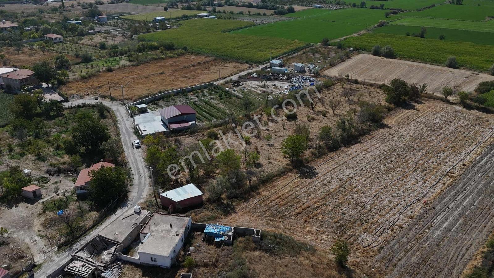 Emin Emlak Bor Bağdüz Satılık 4.6 Dönüm Kerpiç Ev Elma Bahçesi — fotoğraf 6