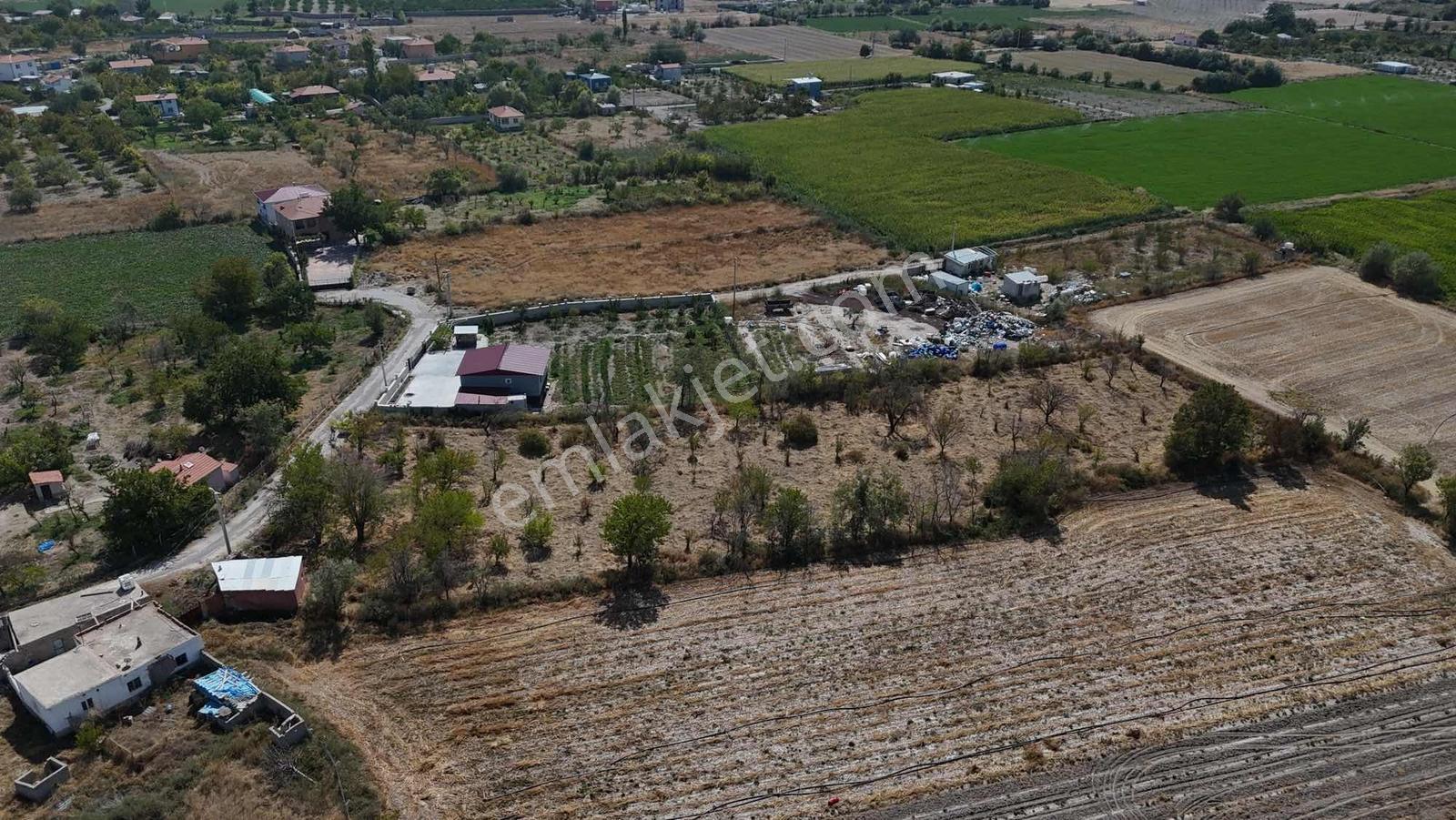 Emin Emlak Bor Bağdüz Satılık 4.6 Dönüm Kerpiç Ev Elma Bahçesi — fotoğraf 8