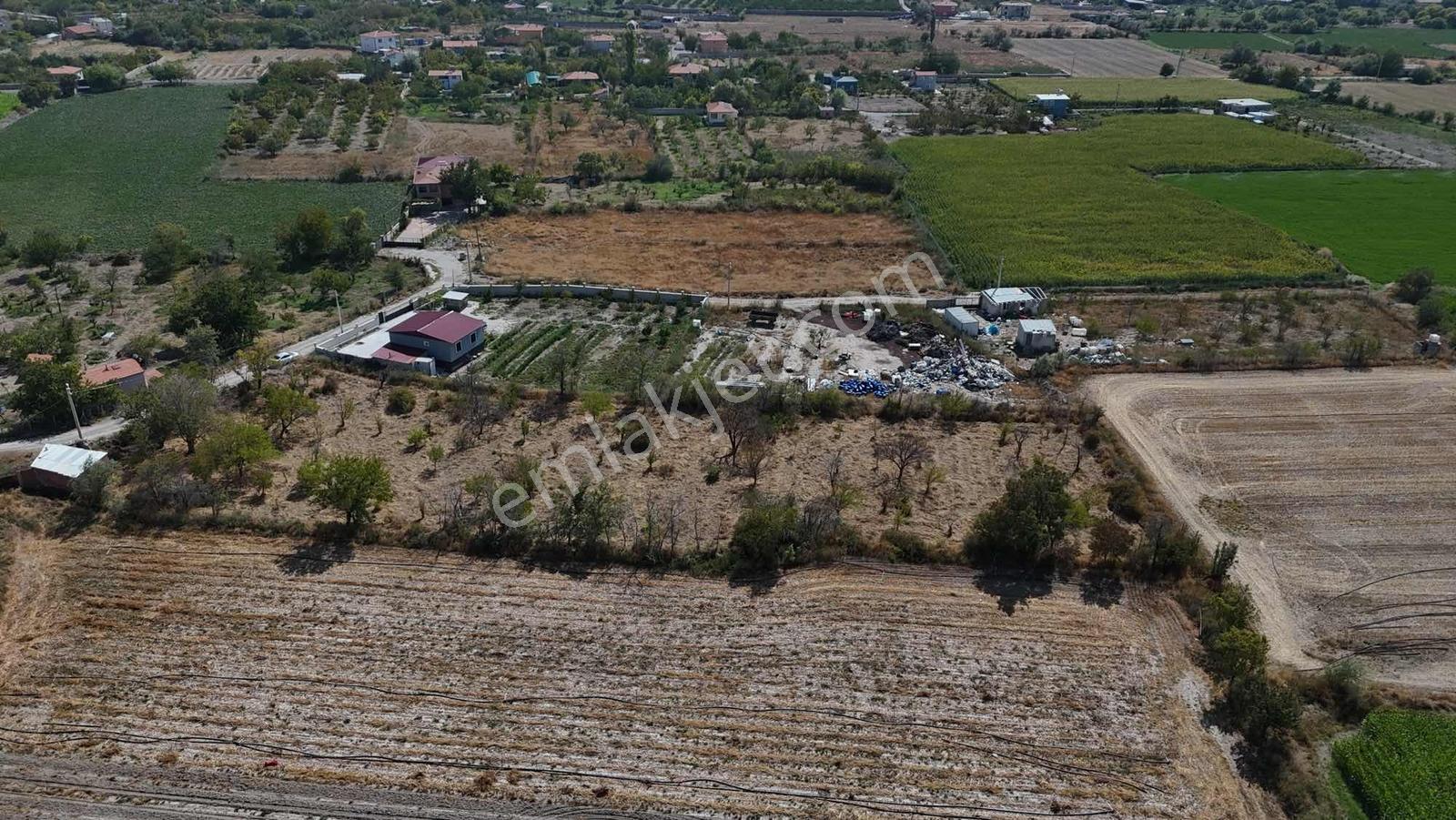 Emin Emlak Bor Bağdüz Satılık 4.6 Dönüm Kerpiç Ev Elma Bahçesi — fotoğraf 10